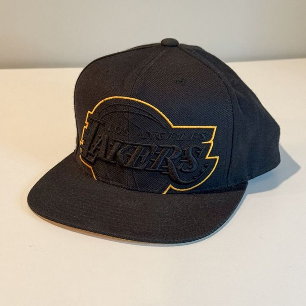 Los Angeles Lakers Mitchell & Ness Black Snapback Hat
